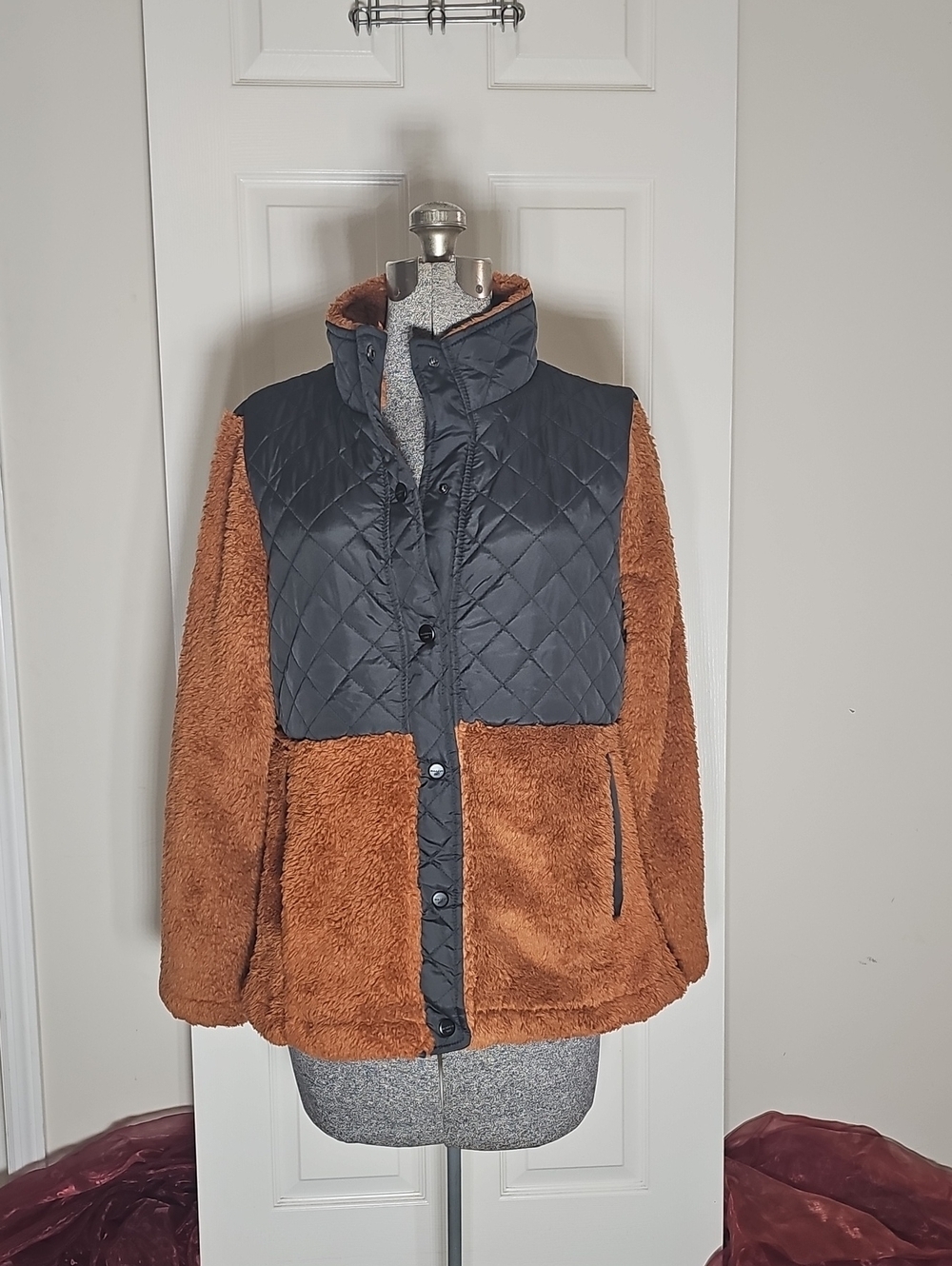 Madden Girl Sherpa Quilted Jacket Rust Black Juniors L Women’s S M